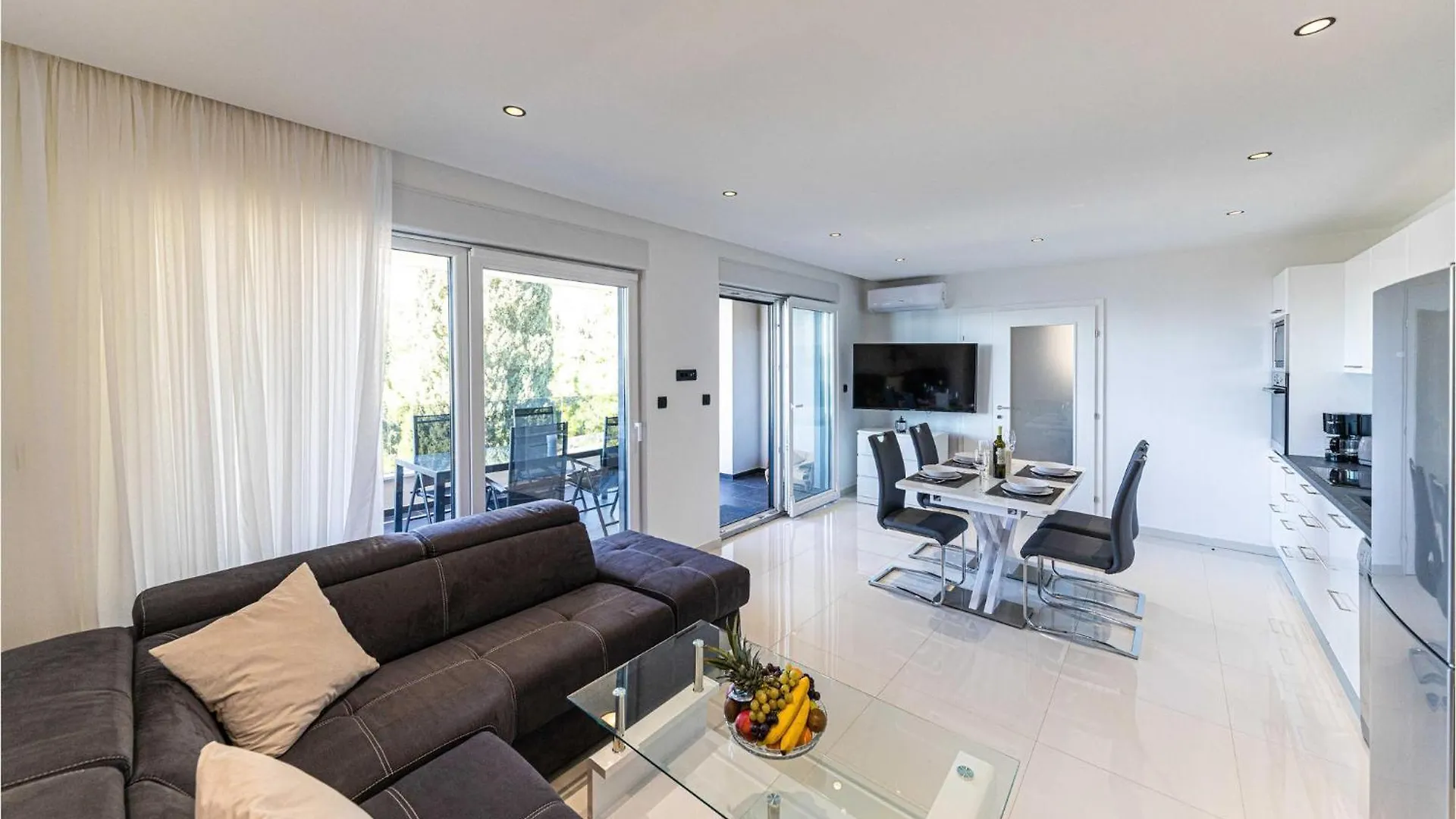 Beautiful Apartment In Seget Donji With Kitchen Trogir Croatia