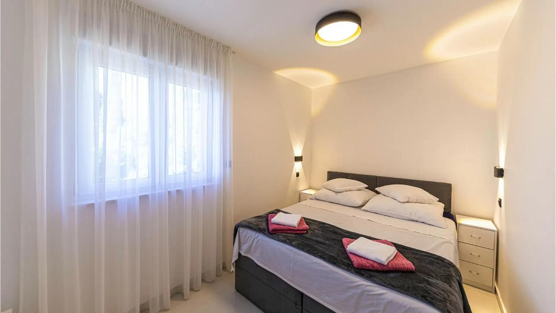 Beautiful Apartment In Seget Donji With Kitchen Trogir Croatia