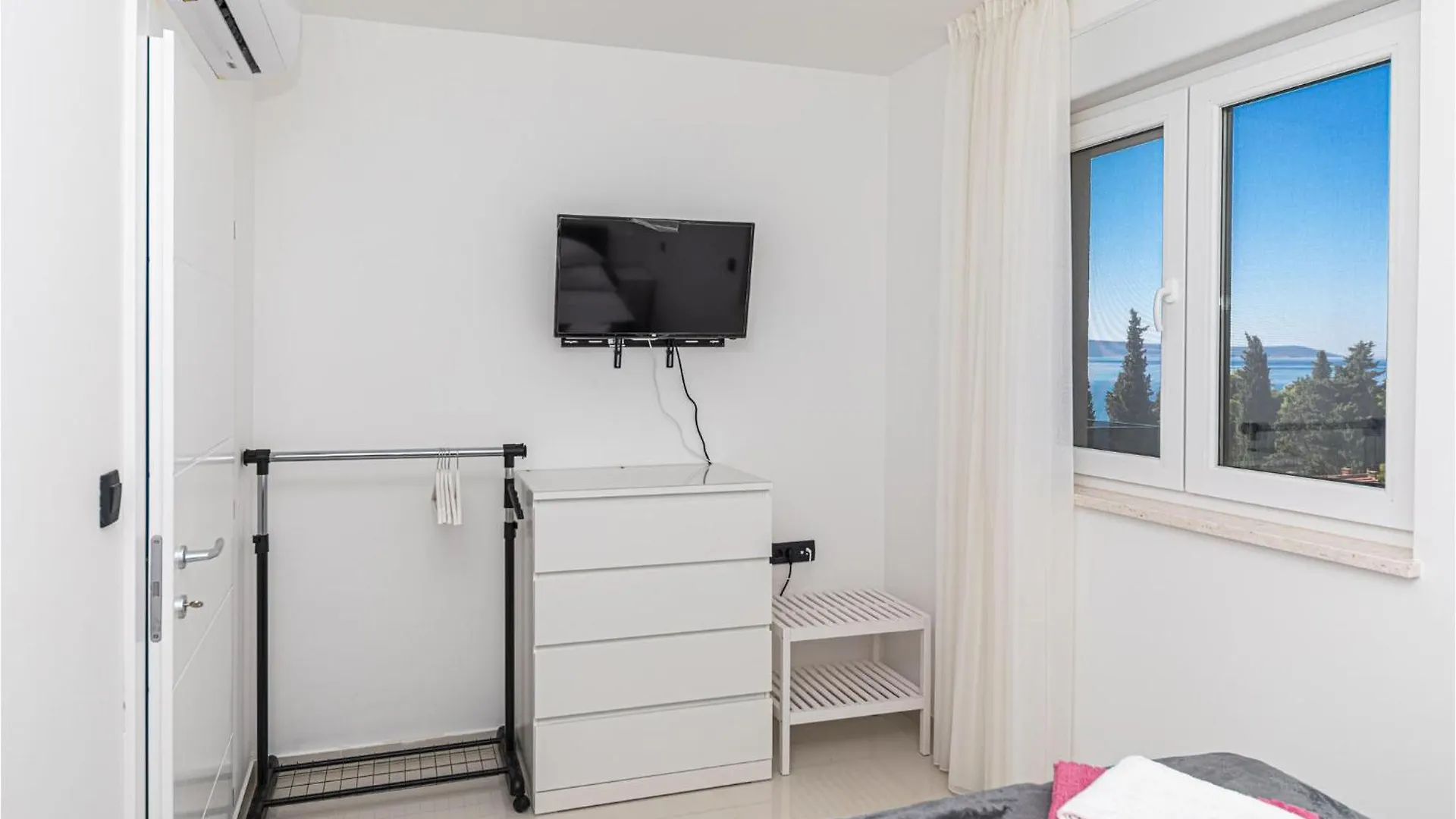 Beautiful Apartment In Seget Donji With Kitchen Trogir Horvátország