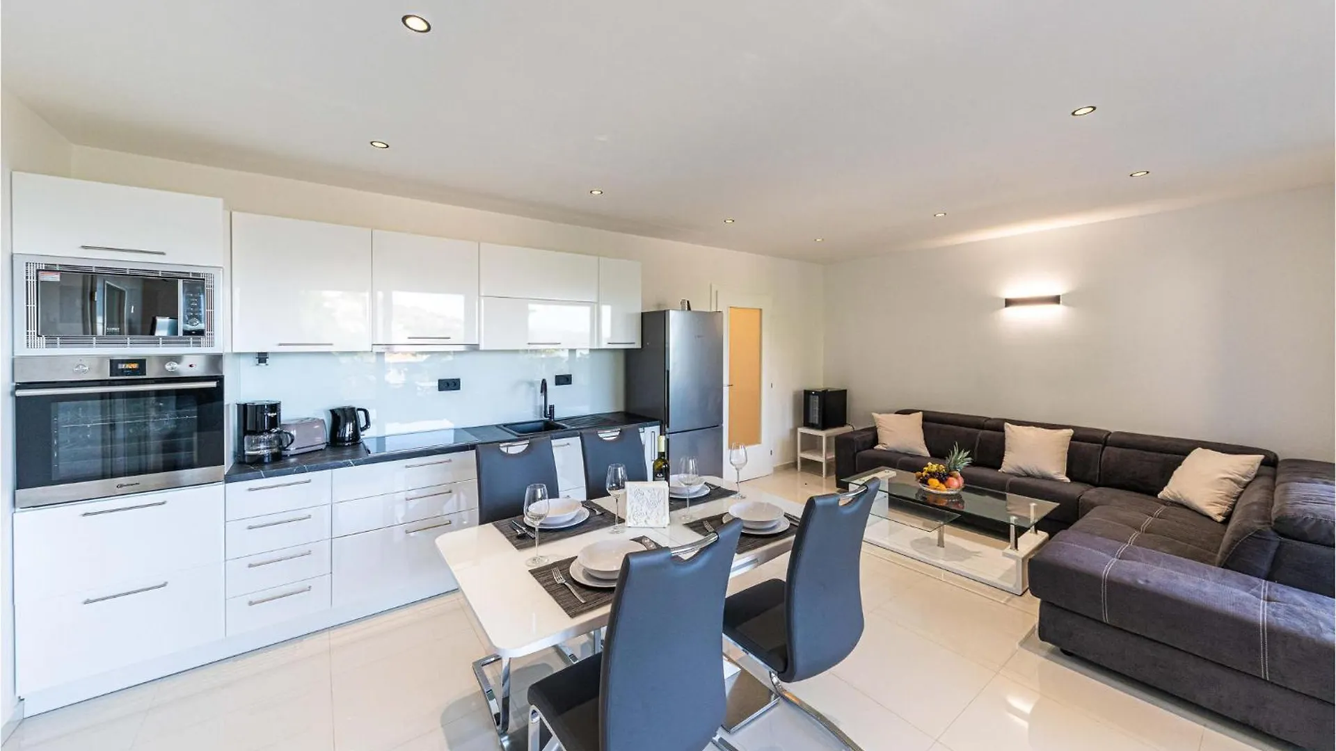Beautiful Apartment In Seget Donji With Kitchen Trogir Horvátország