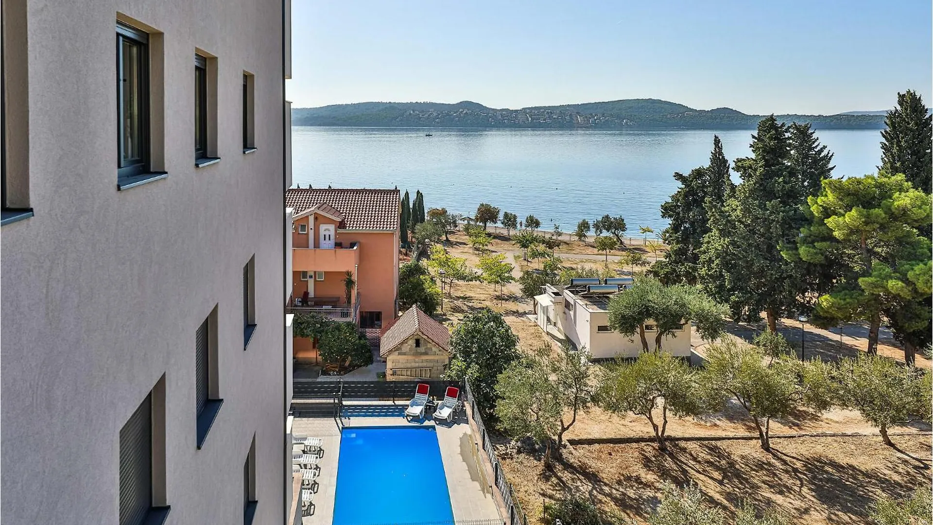 Beautiful Apartment In Seget Donji With Kitchen Trogir