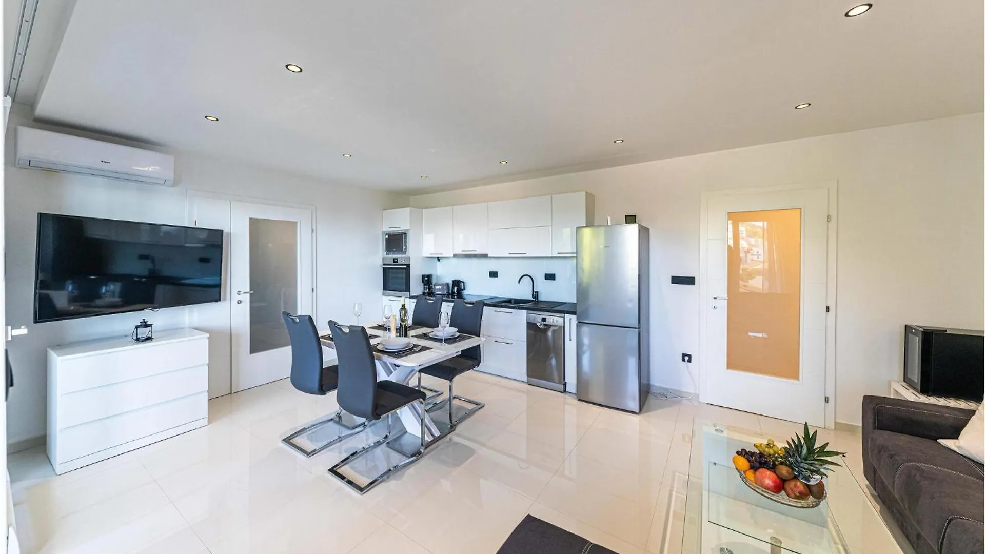 Beautiful Apartment In Seget Donji With Kitchen Trogir